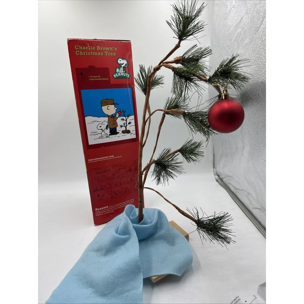 Peanuts Charlie Brown's Christmas Tree 18
